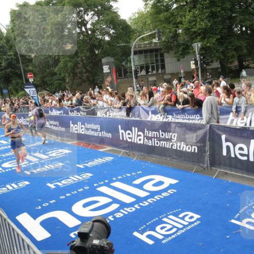 29.06.2025 - hella hamburg halbmarathon Michael Strokosch http://msf.ph/oto/8536934 29.06.2025 10:29:45 Ziel  meine-sportfotos.de