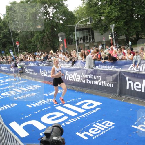 29.06.2025 - hella hamburg halbmarathon Michael Strokosch http://msf.ph/oto/8536942 29.06.2025 10:29:46 Ziel  meine-sportfotos.de