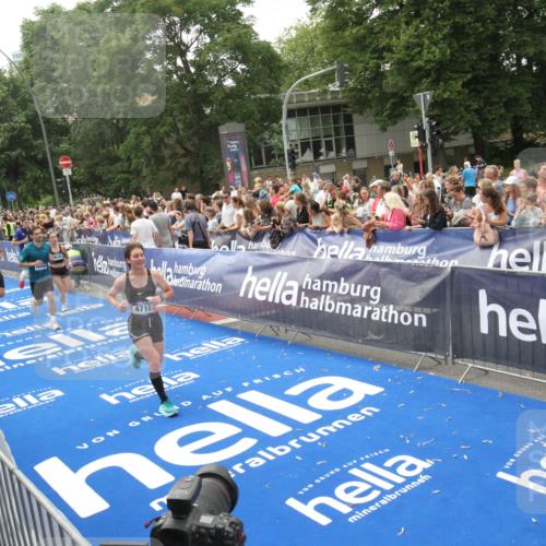 29.06.2025 - hella hamburg halbmarathon Michael Strokosch http://msf.ph/oto/8537044 29.06.2025 10:48:13 Ziel  meine-sportfotos.de