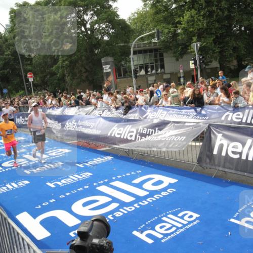 29.06.2025 - hella hamburg halbmarathon Michael Strokosch http://msf.ph/oto/8537444 29.06.2025 10:32:10 Ziel  meine-sportfotos.de