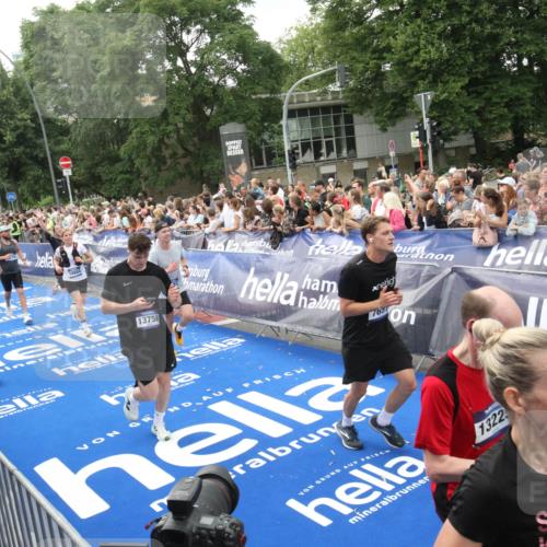 29.06.2025 - hella hamburg halbmarathon Michael Strokosch http://msf.ph/oto/8537530 29.06.2025 10:50:08 Ziel  meine-sportfotos.de