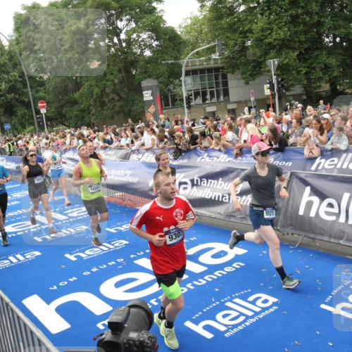 29.06.2025 - hella hamburg halbmarathon Michael Strokosch http://msf.ph/oto/8537551 29.06.2025 10:50:12 Ziel  meine-sportfotos.de