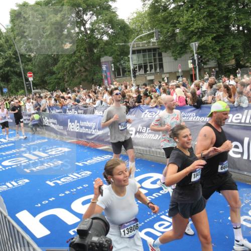 29.06.2025 - hella hamburg halbmarathon Michael Strokosch http://msf.ph/oto/8537678 29.06.2025 10:50:45 Ziel  meine-sportfotos.de