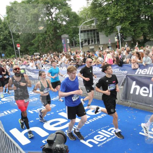 29.06.2025 - hella hamburg halbmarathon Michael Strokosch http://msf.ph/oto/8537693 29.06.2025 10:50:48 Ziel  meine-sportfotos.de