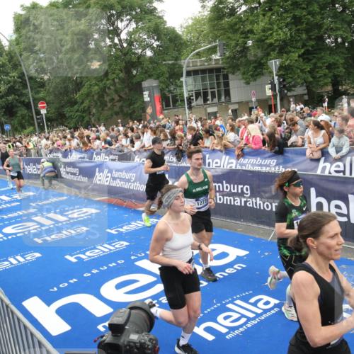 29.06.2025 - hella hamburg halbmarathon Michael Strokosch http://msf.ph/oto/8537747 29.06.2025 10:51:05 Ziel  meine-sportfotos.de