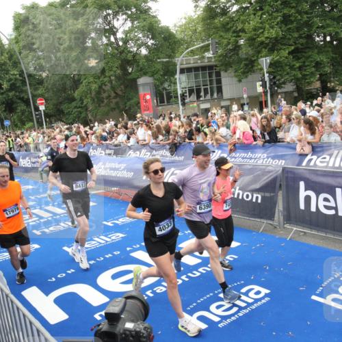 29.06.2025 - hella hamburg halbmarathon Michael Strokosch http://msf.ph/oto/8538000 29.06.2025 10:52:06 Ziel  meine-sportfotos.de