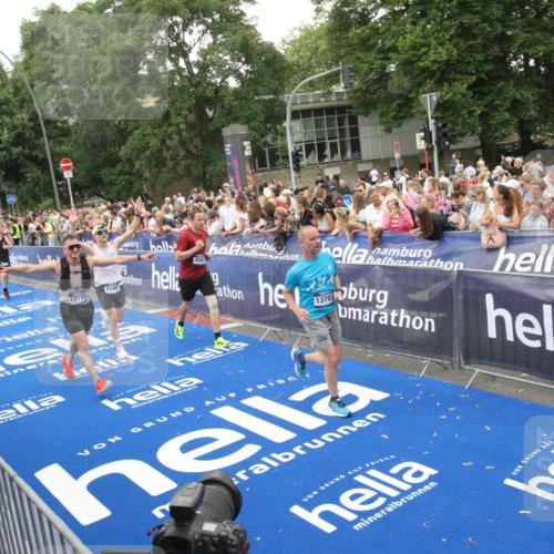 29.06.2025 - hella hamburg halbmarathon Michael Strokosch http://msf.ph/oto/8538094 29.06.2025 10:52:26 Ziel  meine-sportfotos.de