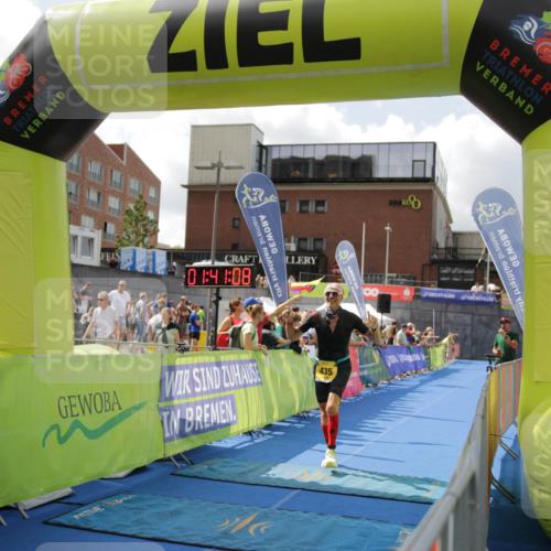 10.08.2025 - GEWOBA Citytriathlon Bremen H.Heesch http://msf.ph/oto/8538642 10.08.2025 11:44:45 Ziel 27, 435, 454 meine-sportfotos.de