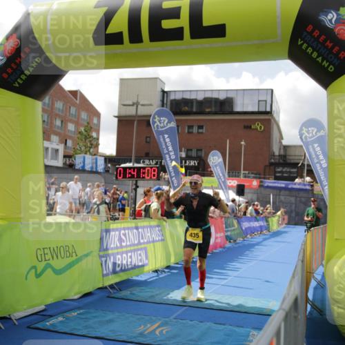 10.08.2025 - GEWOBA Citytriathlon Bremen H.Heesch http://msf.ph/oto/8538645 10.08.2025 11:44:45 Ziel 27, 435, 454 meine-sportfotos.de