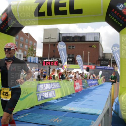 10.08.2025 - GEWOBA Citytriathlon Bremen H.Heesch http://msf.ph/oto/8538661 10.08.2025 11:44:47 Ziel 27, 435, 454 meine-sportfotos.de