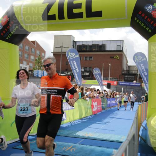 10.08.2025 - GEWOBA Citytriathlon Bremen H.Heesch http://msf.ph/oto/8538692 10.08.2025 11:45:36 Ziel 227 meine-sportfotos.de