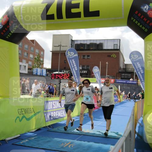 10.08.2025 - GEWOBA Citytriathlon Bremen H.Heesch http://msf.ph/oto/8538723 10.08.2025 11:45:39 Ziel 227 meine-sportfotos.de