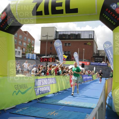 10.08.2025 - GEWOBA Citytriathlon Bremen H.Heesch http://msf.ph/oto/8538826 10.08.2025 11:44:38 Ziel 454 meine-sportfotos.de