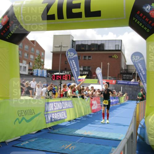 10.08.2025 - GEWOBA Citytriathlon Bremen H.Heesch http://msf.ph/oto/8538876 10.08.2025 11:44:44 Ziel 27, 435, 454 meine-sportfotos.de