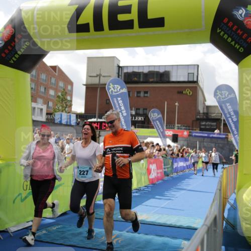 10.08.2025 - GEWOBA Citytriathlon Bremen H.Heesch http://msf.ph/oto/8538931 10.08.2025 11:45:35 Ziel 227 meine-sportfotos.de
