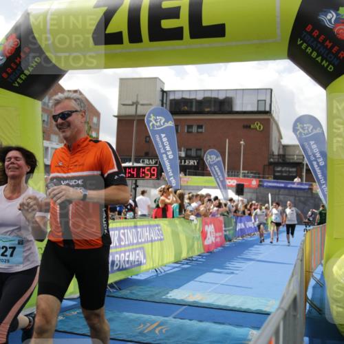 10.08.2025 - GEWOBA Citytriathlon Bremen H.Heesch http://msf.ph/oto/8538937 10.08.2025 11:45:36 Ziel 227 meine-sportfotos.de