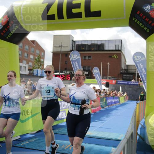 10.08.2025 - GEWOBA Citytriathlon Bremen H.Heesch http://msf.ph/oto/8539025 10.08.2025 11:45:53 Ziel 23, 39, 221 meine-sportfotos.de
