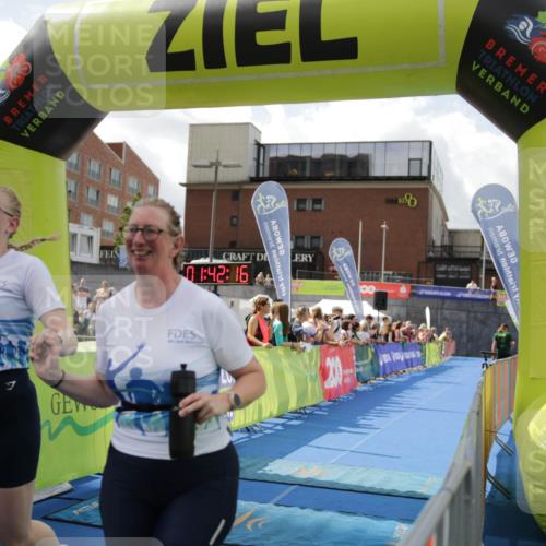 10.08.2025 - GEWOBA Citytriathlon Bremen H.Heesch http://msf.ph/oto/8539029 10.08.2025 11:45:53 Ziel 23, 39, 221 meine-sportfotos.de