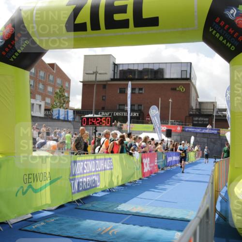 10.08.2025 - GEWOBA Citytriathlon Bremen H.Heesch http://msf.ph/oto/8539069 10.08.2025 11:46:27 Ziel 193 meine-sportfotos.de