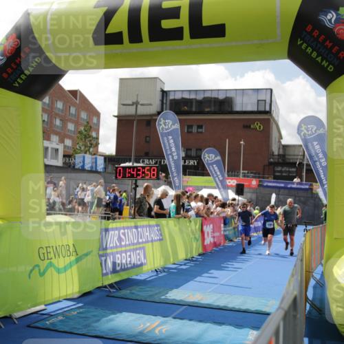 10.08.2025 - GEWOBA Citytriathlon Bremen H.Heesch http://msf.ph/oto/8539167 10.08.2025 11:47:35 Ziel 415 meine-sportfotos.de