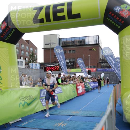 10.08.2025 - GEWOBA Citytriathlon Bremen H.Heesch http://msf.ph/oto/8539283 10.08.2025 13:49:20 Ziel 556, 728 meine-sportfotos.de