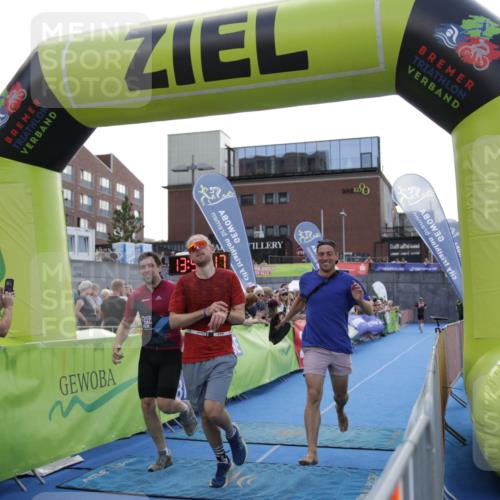 10.08.2025 - GEWOBA Citytriathlon Bremen H.Heesch http://msf.ph/oto/8539297 10.08.2025 13:54:16 Ziel 634, 1003, 1012 meine-sportfotos.de