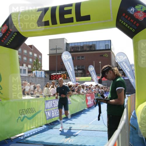 10.08.2025 - GEWOBA Citytriathlon Bremen H.Heesch http://msf.ph/oto/8539322 10.08.2025 13:59:25 Ziel 650, 855 meine-sportfotos.de