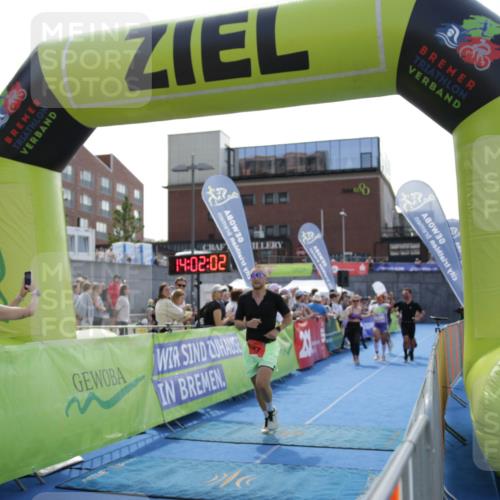 10.08.2025 - GEWOBA Citytriathlon Bremen H.Heesch http://msf.ph/oto/8539327 10.08.2025 14:02:01 Ziel 627, 661, 907, 951 meine-sportfotos.de