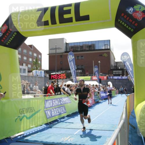 10.08.2025 - GEWOBA Citytriathlon Bremen H.Heesch http://msf.ph/oto/8539334 10.08.2025 14:03:03 Ziel 613, 644 meine-sportfotos.de