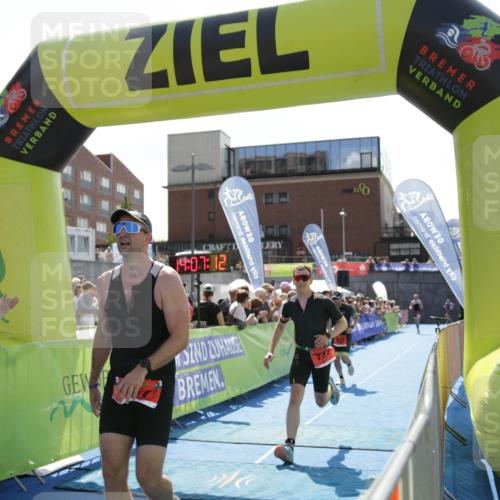 10.08.2025 - GEWOBA Citytriathlon Bremen H.Heesch http://msf.ph/oto/8539357 10.08.2025 14:07:11 Ziel 606, 677, 812 meine-sportfotos.de