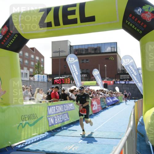 10.08.2025 - GEWOBA Citytriathlon Bremen H.Heesch http://msf.ph/oto/8539358 10.08.2025 14:07:12 Ziel 606, 677, 812, 867 meine-sportfotos.de