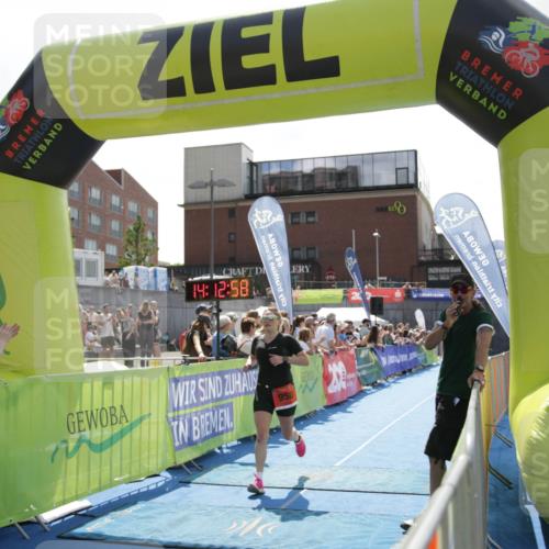 10.08.2025 - GEWOBA Citytriathlon Bremen H.Heesch http://msf.ph/oto/8539408 10.08.2025 14:12:57 Ziel 685, 840, 950, 1037 meine-sportfotos.de
