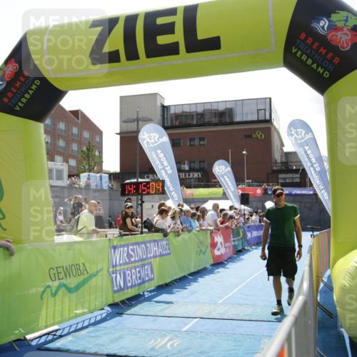 10.08.2025 - GEWOBA Citytriathlon Bremen H.Heesch http://msf.ph/oto/8539422 10.08.2025 14:15:02 Ziel 604, 642, 1029 meine-sportfotos.de