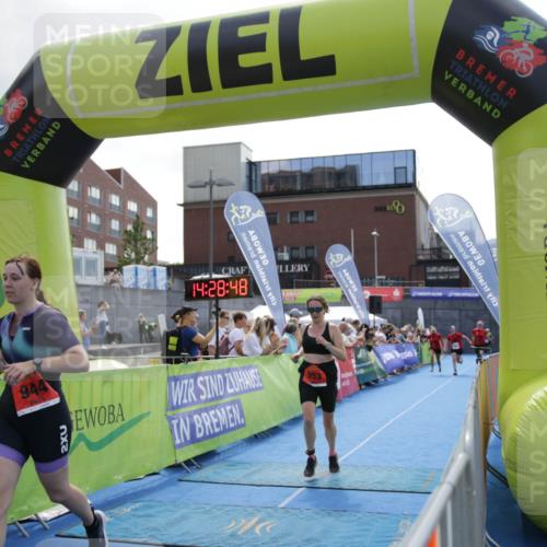 10.08.2025 - GEWOBA Citytriathlon Bremen H.Heesch http://msf.ph/oto/8539481 10.08.2025 14:28:47 Ziel 953 meine-sportfotos.de