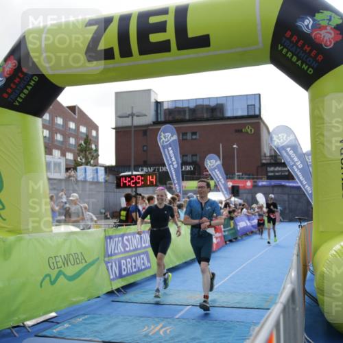 10.08.2025 - GEWOBA Citytriathlon Bremen H.Heesch http://msf.ph/oto/8539490 10.08.2025 14:29:13 Ziel 782, 794, 842, 911, 946 meine-sportfotos.de