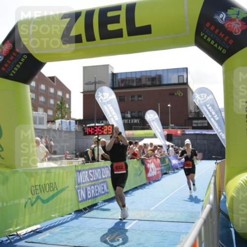 10.08.2025 - GEWOBA Citytriathlon Bremen H.Heesch http://msf.ph/oto/8539511 10.08.2025 14:35:28 Ziel 596, 632, 652 meine-sportfotos.de