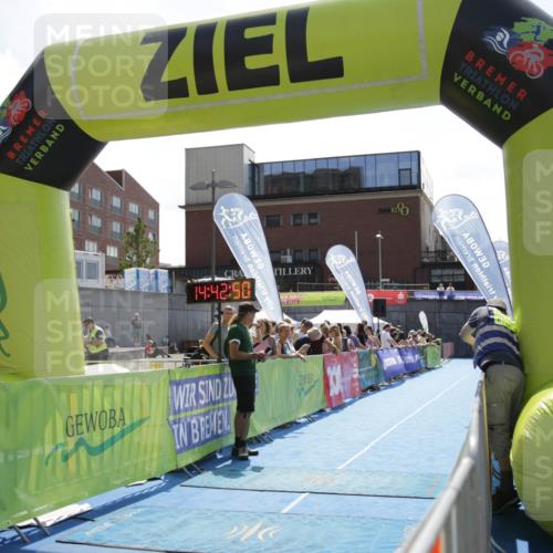 10.08.2025 - GEWOBA Citytriathlon Bremen H.Heesch http://msf.ph/oto/8539522 10.08.2025 14:42:48 Ziel 1032 meine-sportfotos.de