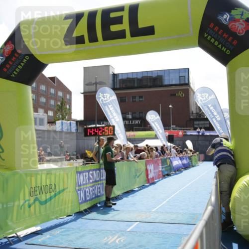 10.08.2025 - GEWOBA Citytriathlon Bremen H.Heesch http://msf.ph/oto/8539523 10.08.2025 14:42:49 Ziel 1032 meine-sportfotos.de