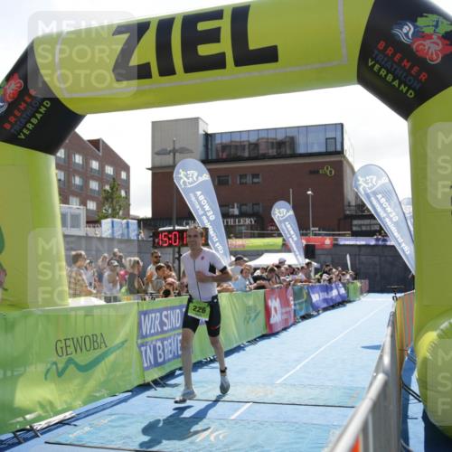 10.08.2025 - GEWOBA Citytriathlon Bremen H.Heesch http://msf.ph/oto/8539545 10.08.2025 15:01:20 Ziel 226 meine-sportfotos.de