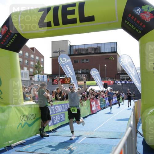 10.08.2025 - GEWOBA Citytriathlon Bremen H.Heesch http://msf.ph/oto/8539590 10.08.2025 15:15:21 Ziel 64 meine-sportfotos.de