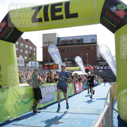 10.08.2025 - GEWOBA Citytriathlon Bremen H.Heesch http://msf.ph/oto/8539592 10.08.2025 15:15:22 Ziel 64 meine-sportfotos.de