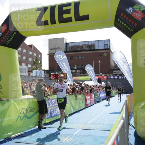 10.08.2025 - GEWOBA Citytriathlon Bremen H.Heesch http://msf.ph/oto/8539599 10.08.2025 15:15:26 Ziel 46, 64, 68, 217, 229 meine-sportfotos.de