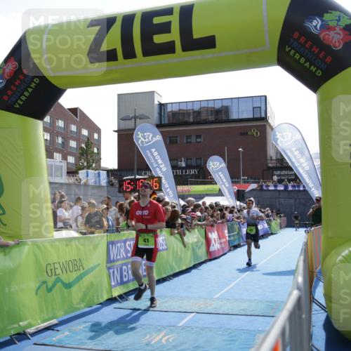 10.08.2025 - GEWOBA Citytriathlon Bremen H.Heesch http://msf.ph/oto/8539617 10.08.2025 15:18:15 Ziel 41, 126, 143, 225 meine-sportfotos.de