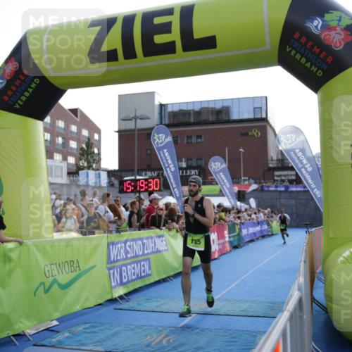 10.08.2025 - GEWOBA Citytriathlon Bremen H.Heesch http://msf.ph/oto/8539629 10.08.2025 15:19:29 Ziel 5, 72 meine-sportfotos.de