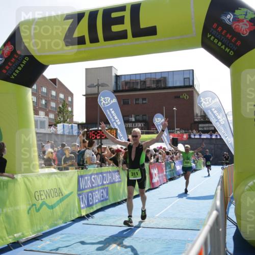 10.08.2025 - GEWOBA Citytriathlon Bremen H.Heesch http://msf.ph/oto/8539699 10.08.2025 15:25:53 Ziel 298, 311 meine-sportfotos.de