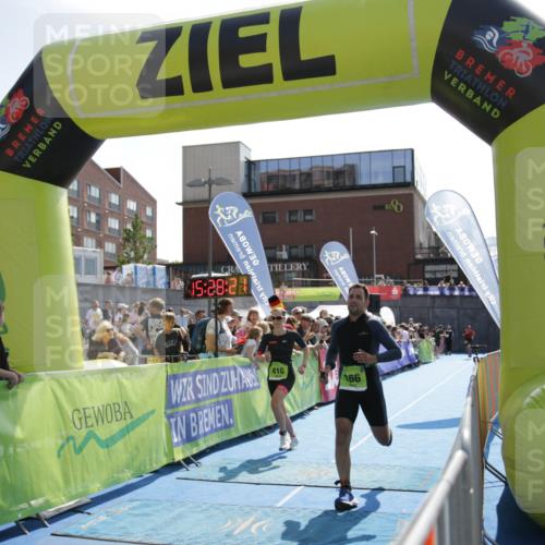 10.08.2025 - GEWOBA Citytriathlon Bremen H.Heesch http://msf.ph/oto/8539726 10.08.2025 15:28:19 Ziel 422 meine-sportfotos.de