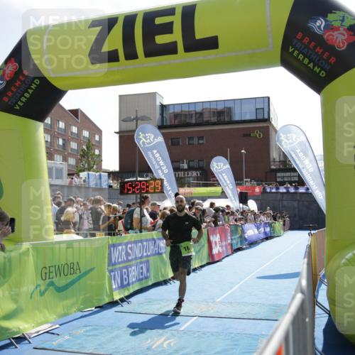 10.08.2025 - GEWOBA Citytriathlon Bremen H.Heesch http://msf.ph/oto/8539738 10.08.2025 15:29:29 Ziel 160, 251 meine-sportfotos.de