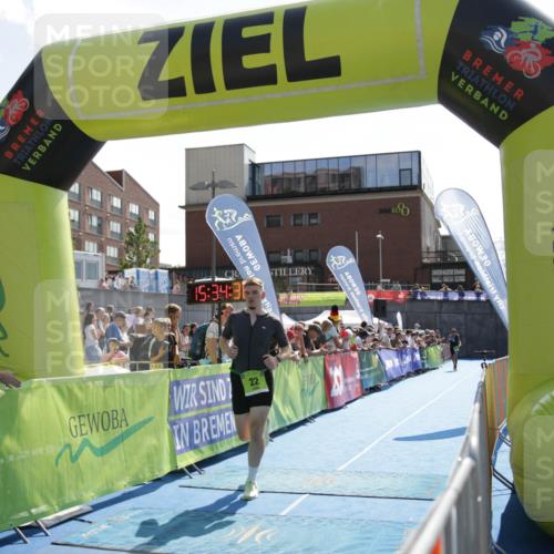 10.08.2025 - GEWOBA Citytriathlon Bremen H.Heesch http://msf.ph/oto/8539778 10.08.2025 15:34:35 Ziel 22 meine-sportfotos.de