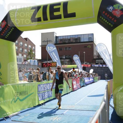10.08.2025 - GEWOBA Citytriathlon Bremen H.Heesch http://msf.ph/oto/8539779 10.08.2025 15:34:43 Ziel 22, 293 meine-sportfotos.de