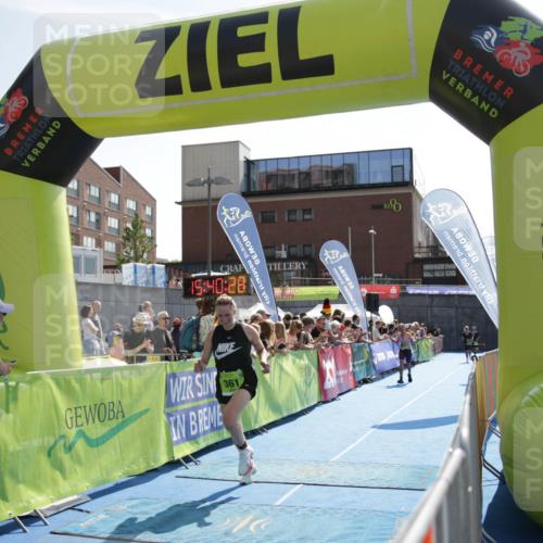 10.08.2025 - GEWOBA Citytriathlon Bremen H.Heesch http://msf.ph/oto/8539827 10.08.2025 15:40:28 Ziel 361, 387 meine-sportfotos.de